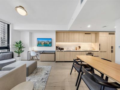 225 N Miami Ave Unit 2005