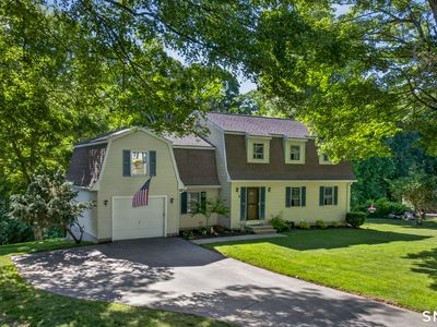 11 Tanglewood Drive