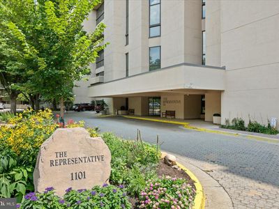 1101 S Arlington Ridge Rd APT 402