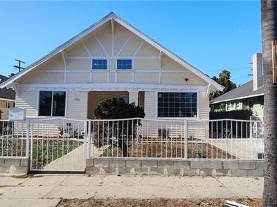 2041 W 29th Pl