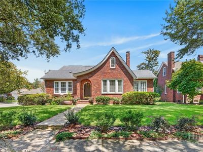 702 E 52nd Street