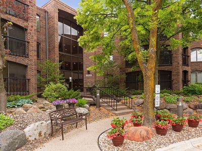 6051 Laurel Ave APT 112