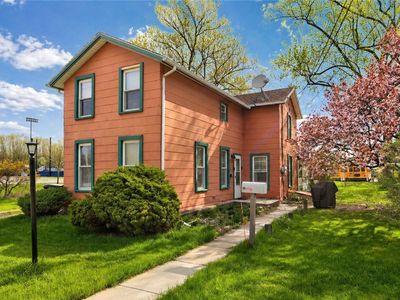 90 Troy St