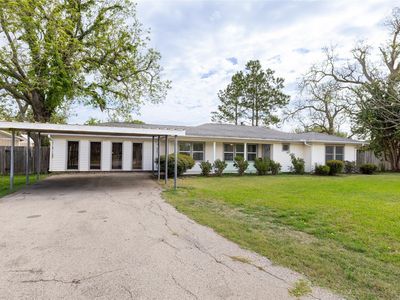 1327 Hodges Ln