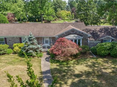 1901 Saucon Ln