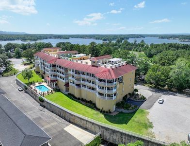 130 Grand Isle Dr APT 3F