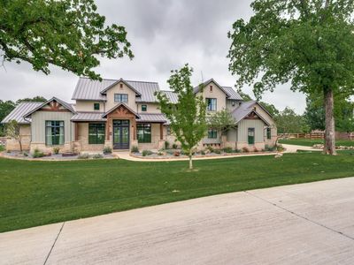 6911 Chestnut Ridge Dr