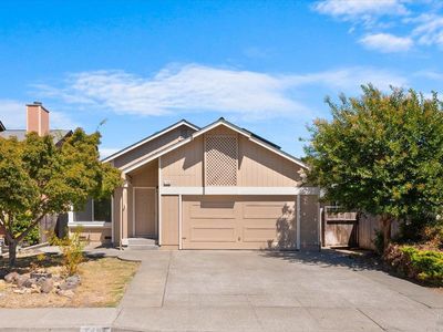 7486 Mercedes Way