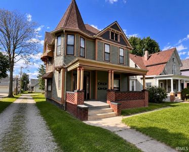 1011 Lake Ave