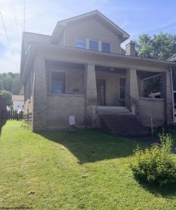 221 Lincoln St