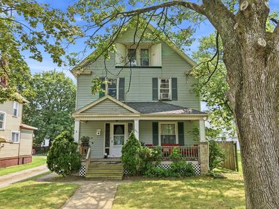 1311 Robbins Ave