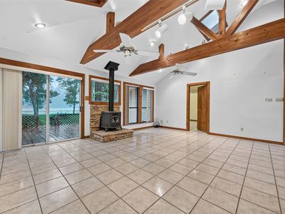 10063 Lake Shore Dr