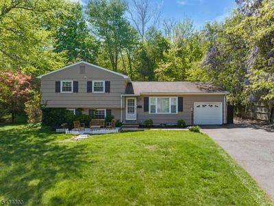 28 Ethan Dr