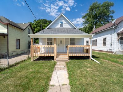 104 E 15th St