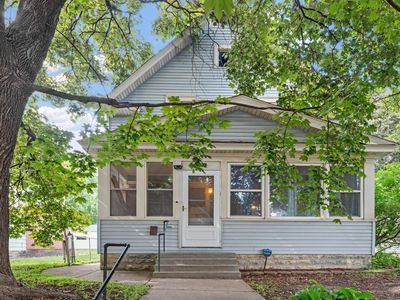 1227 Thomas Ave