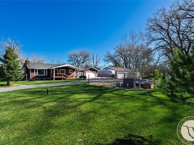 14 Youngs Point Rd
