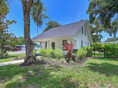 1318 6th St W