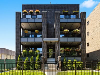 4858 N Kenmore Ave #2N