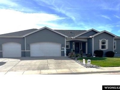 1206 Estes Ln