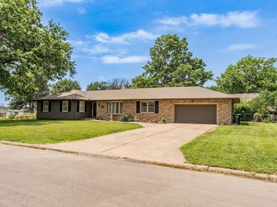 602 Thunderbird Dr