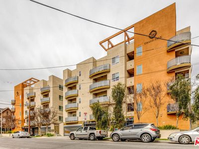 2321 W 10th St UNIT 305