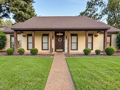 108 Honeysuckle Ln