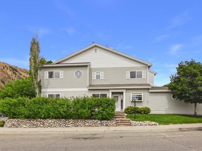 115 W Carbonate Dr