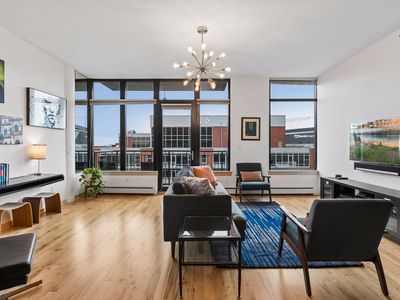 215 10th Ave S Unit 805