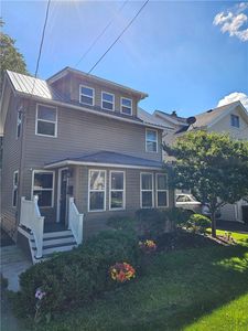 4 Woodrow Rd