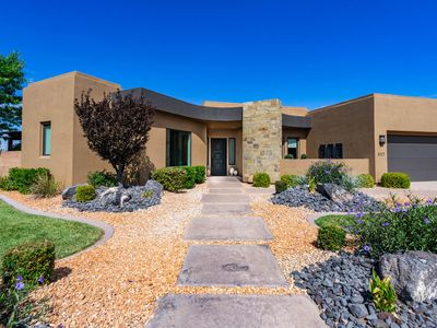 5227 N Hidden Pinyon Dr