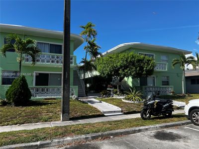 2072 NE 169th St APT 8