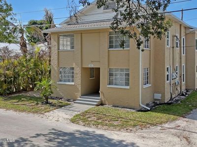 658 Young St