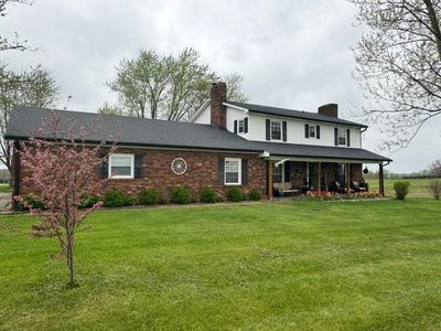 100 W Maple Leaf Rd
