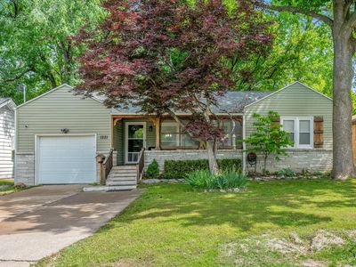 1221 E Cozy Street