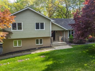 16 Tumbling Brook Rd