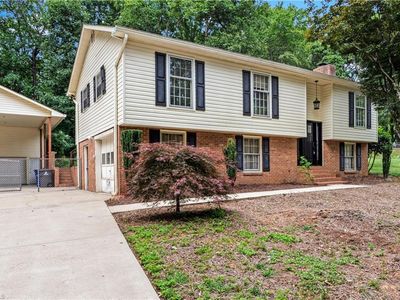 5220 Ashlyn Dr