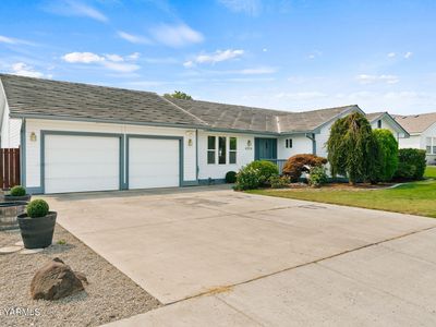 4956 N Sky Vista Ave