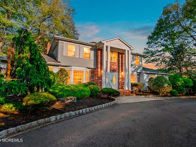 15 Eastwood Boulevard