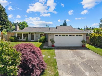 3715 NE 10th Court
