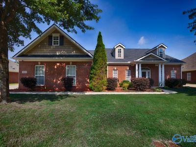 114 Legacy Cove Dr