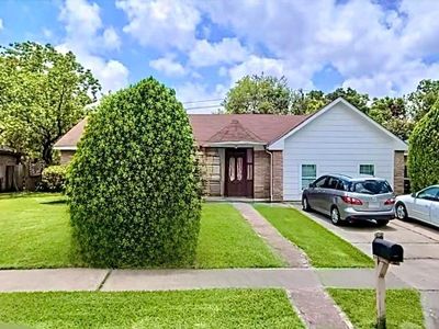 10719 Carvel Ln