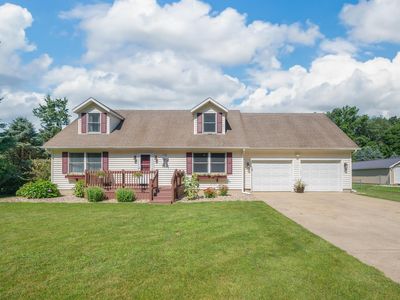 1136 Carberry Rd