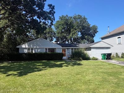 2164 Manor Ln