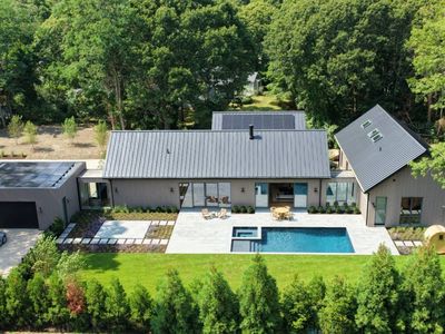 6 Great Circle Dr