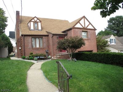 32 Newman Ave