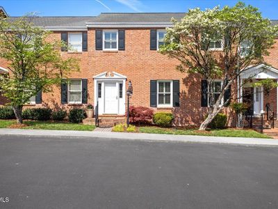 2734 Oakland Ave #31C