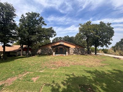 2 Westwind Dr