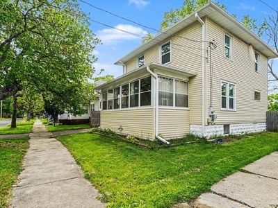 705 William St