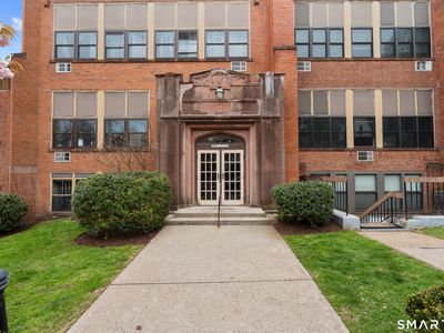 201 College Street #5