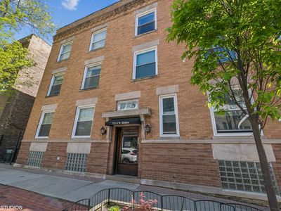 723 W Belden Ave #3